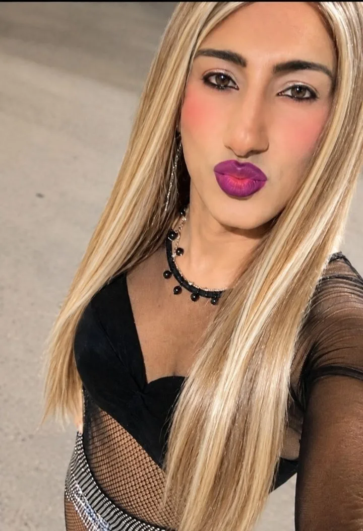 Έλα να με απολαύσεις, trans escort Αθήνα